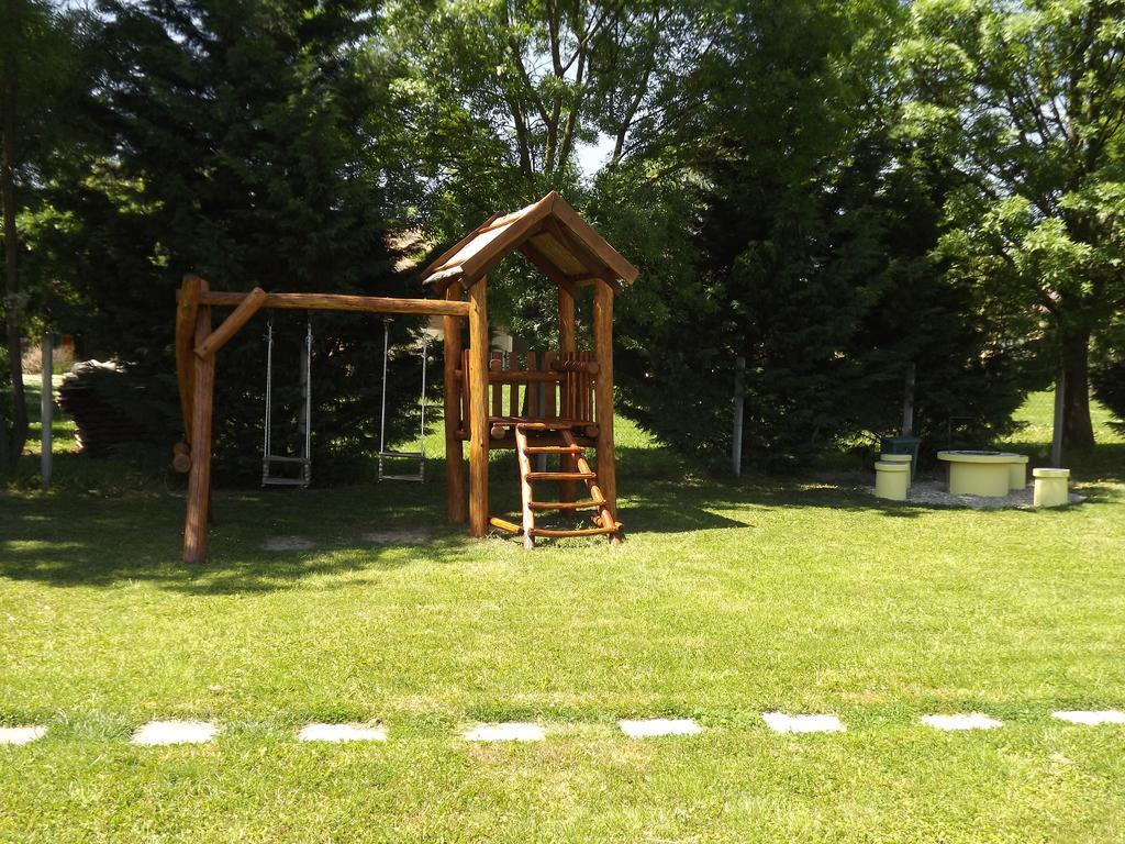 Gyulai-fürdő-apartman II. Oda fotoğraf