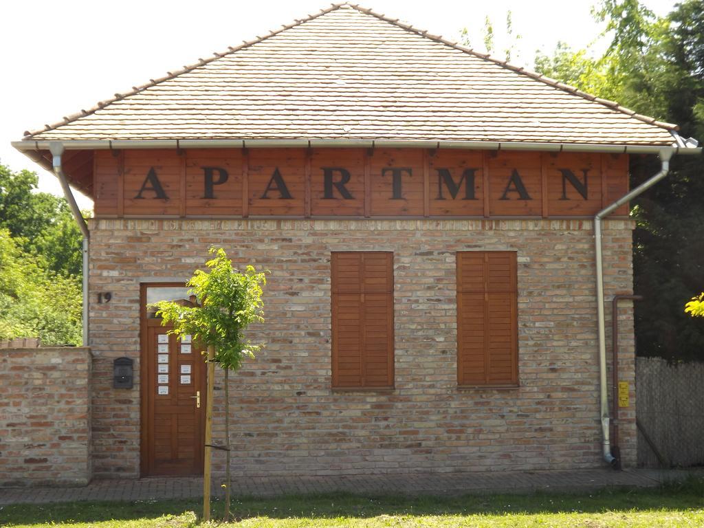 Gyulai-fürdő-apartman II. Oda fotoğraf